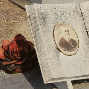 Médaillon Funéraire sur tombe