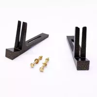 Plaque funéraire avec des pieds bronze