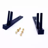 Plaque funéraire avec des pieds noirs