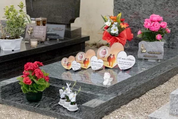 Présentation des différentes tailles de plaques funéraires rectangles