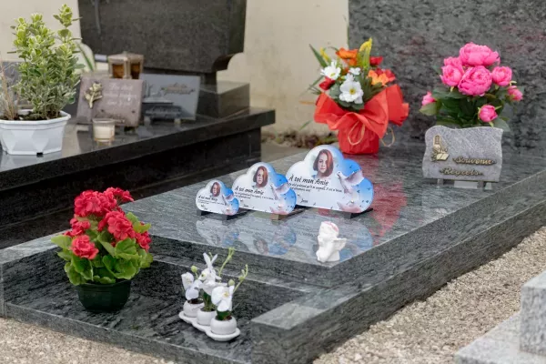 Présentation des différentes tailles de plaques funéraires rectangles