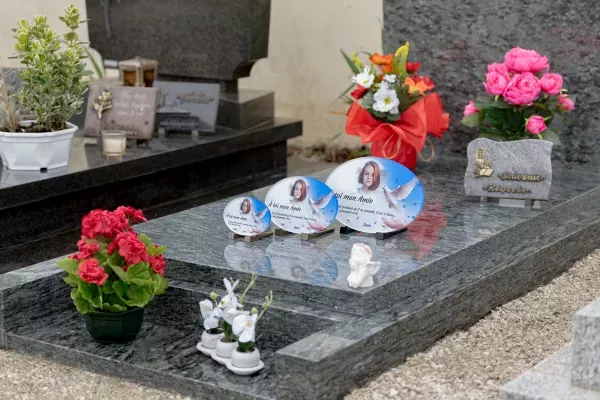 Présentation des différentes tailles de plaques funéraires rectangles